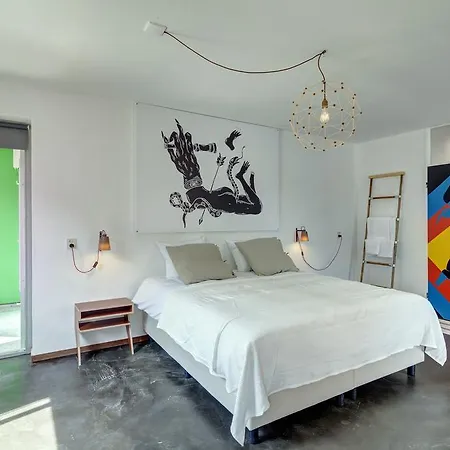 Hotel Zuid Oost Heesterveld / Zoh